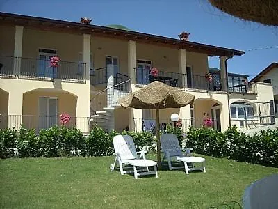 Sleeps 4 Pool Wifi Ossuccio