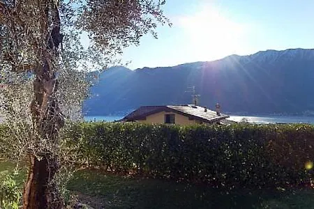 Sleeps 4 Pool Wifi Willa